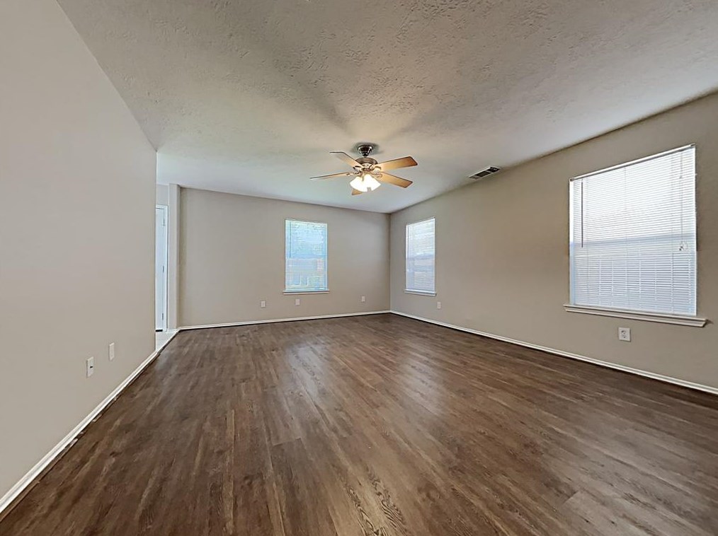 33107 Cottonwood Bnd, Magnolia, TX 77354