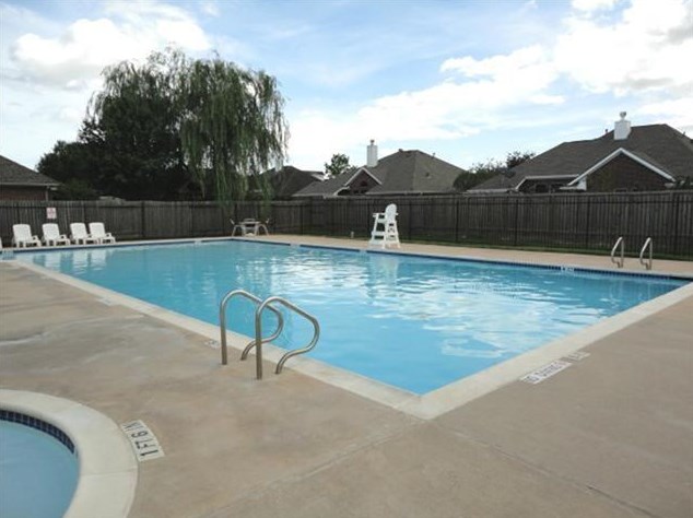 1813 Castle Oaks Dr, Pearland, TX 77581
