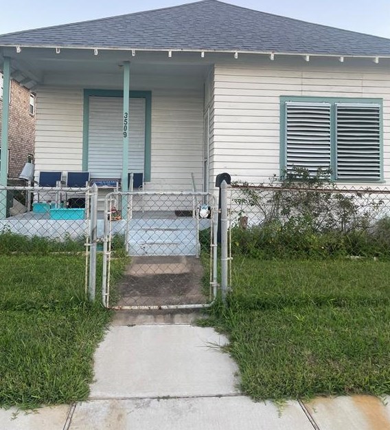 3509 Avenue, Galveston, TX 77550-6728