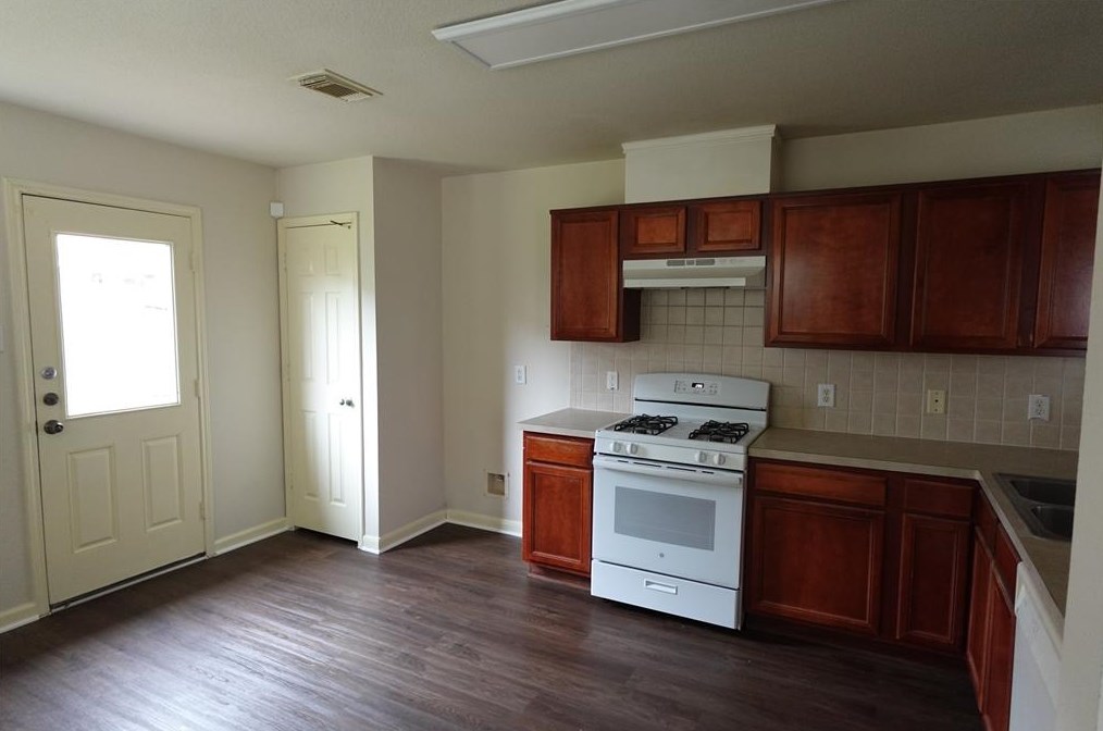 13030 Crescent Manor Ln, Houston, TX 77072-5617