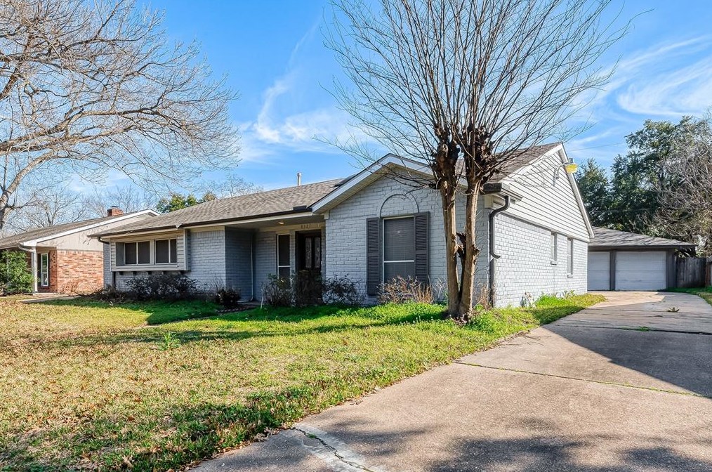 8327 Sharpcrest St, Houston TX  77036-6307 exterior