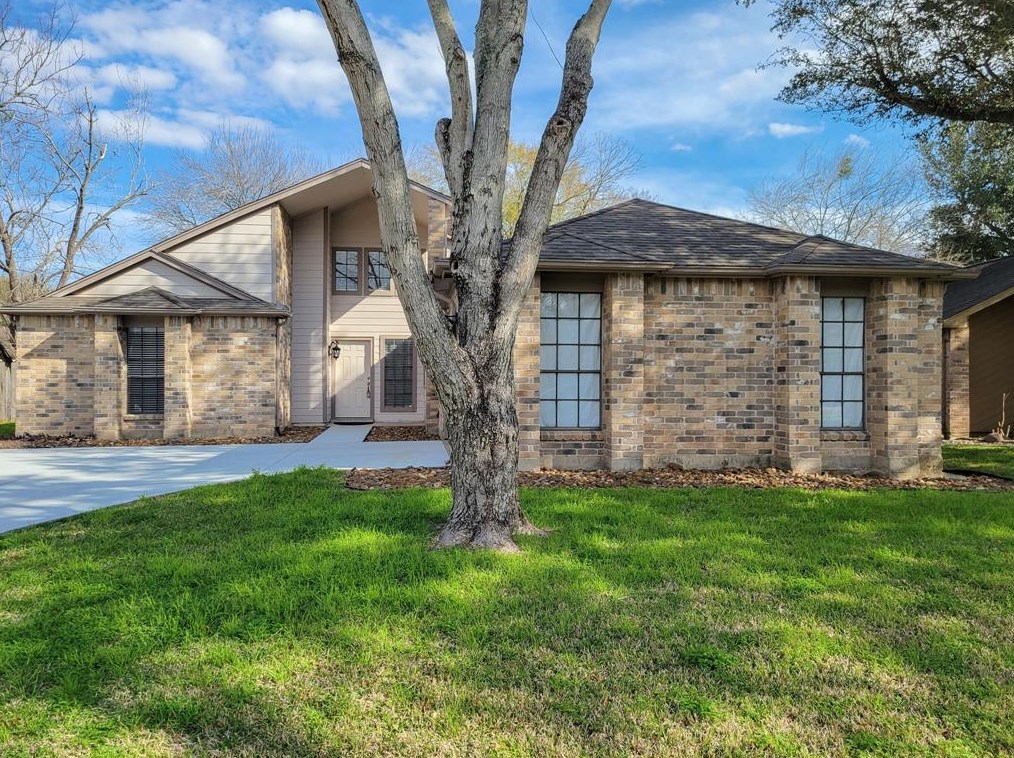 1911 Liberty Point Ln, Sugar Land, TX 77478