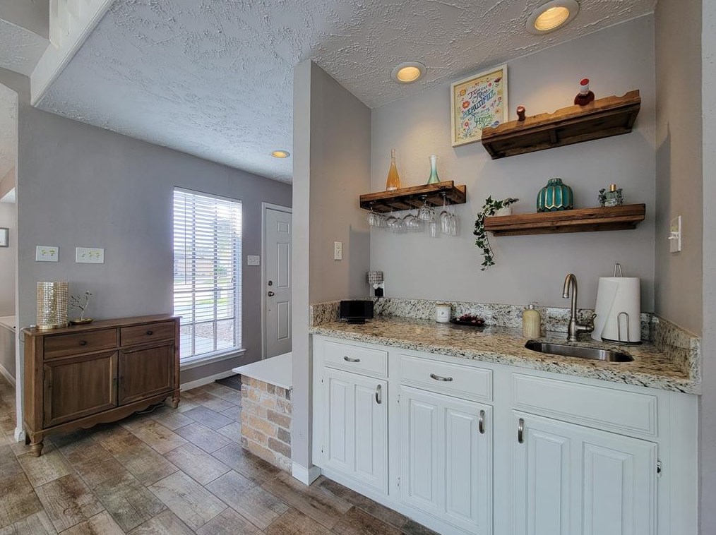 1911 Liberty Point Ln, Sugar Land TX  77478-4125 exterior
