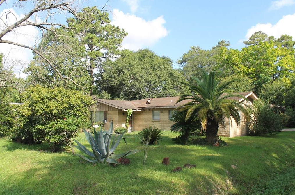 8223 Indian Spring Trl, Houston, TX 77050-5005