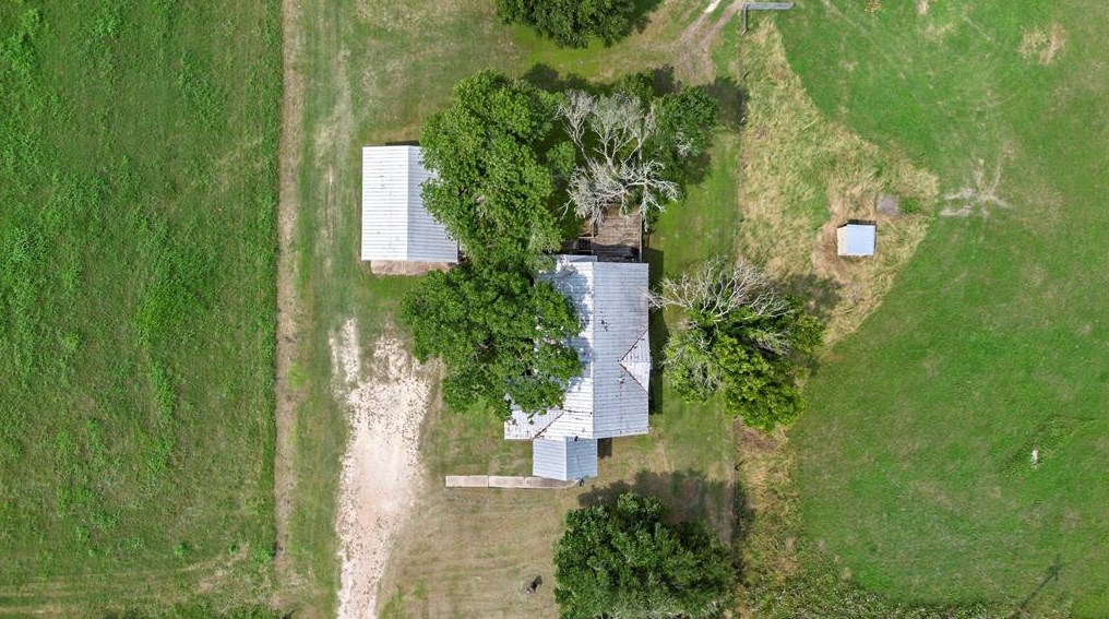 1804 Fm 2502 Rd, Burton, TX 77835-5117