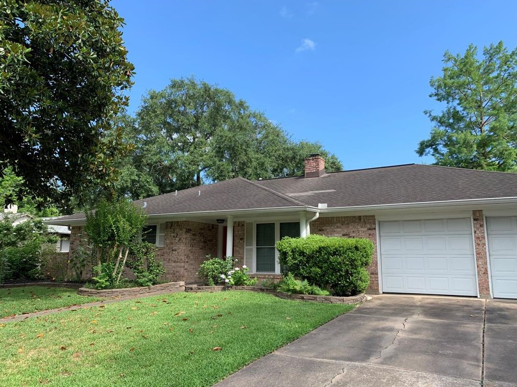 1518 Neptune Ln, Houston, TX 77062
