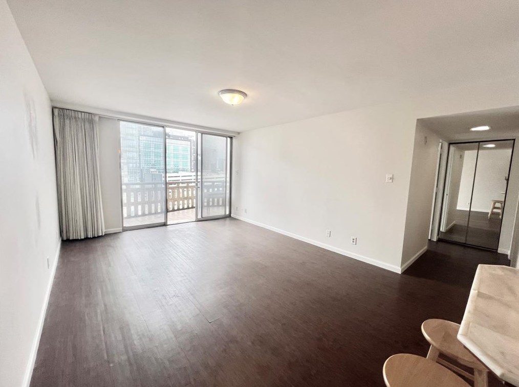 2016 Main St Apt 803, Houston, TX 77002