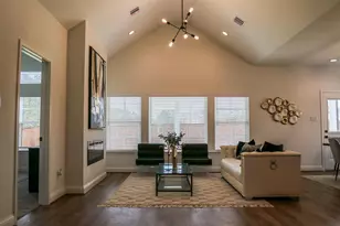 810 S Colbert St, Dayton, TX 77535 - Photo 4