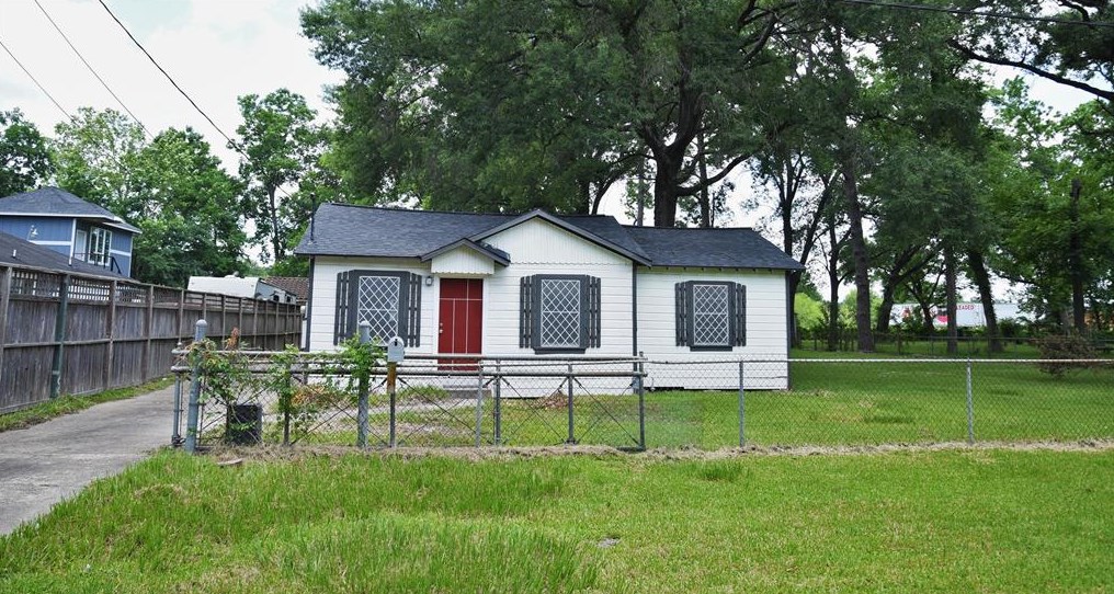4613 Antha St, Houston, TX 77016-4101