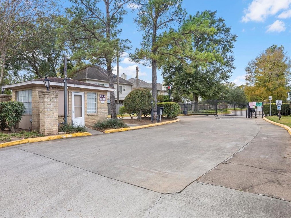 2800 Jeanetta St Apt 1106, Houston, TX 77063