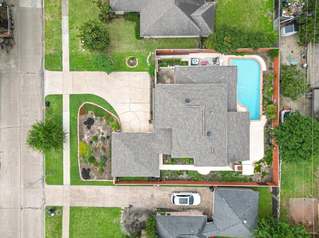 12242 Rocky Knl Dr, Houston TX  77077-5835 exterior