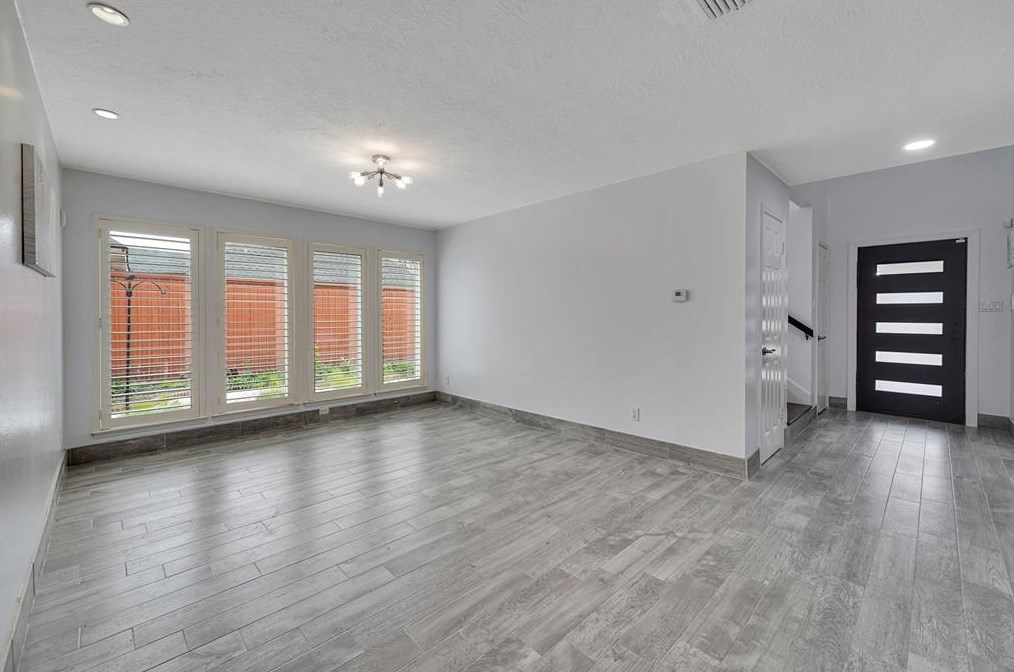 12242 Rocky Knl Dr, Houston TX  77077-5835 exterior