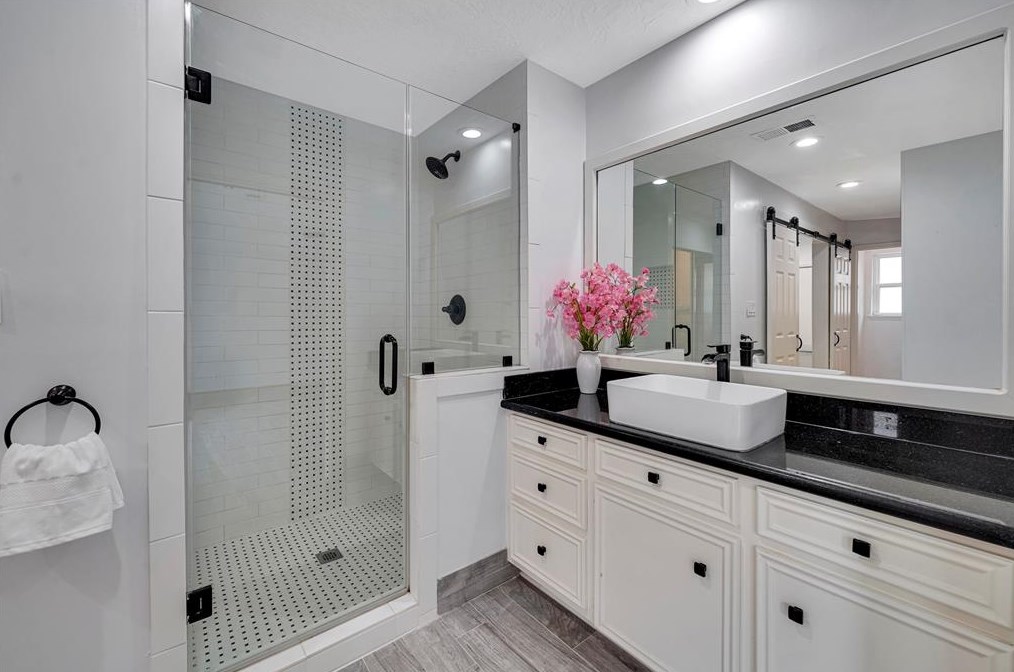 12242 Rocky Knl Dr, Houston TX  77077-5835 exterior
