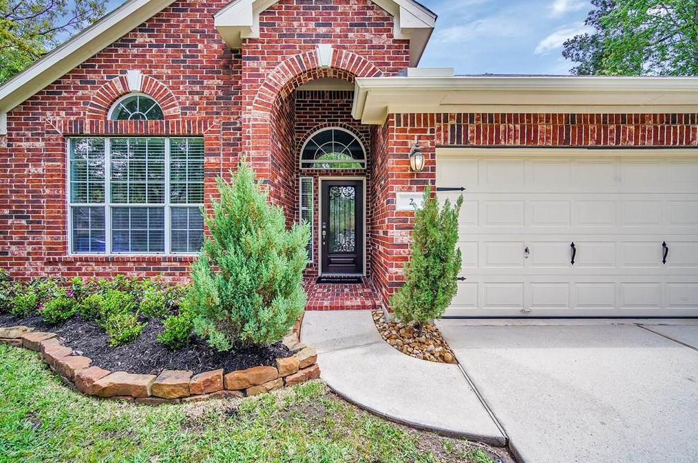 2 Heron Hollow Ct, Spring, TX 77382-1761