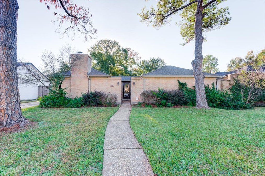 12031 Wedgehill Ln, Houston, TX 77077