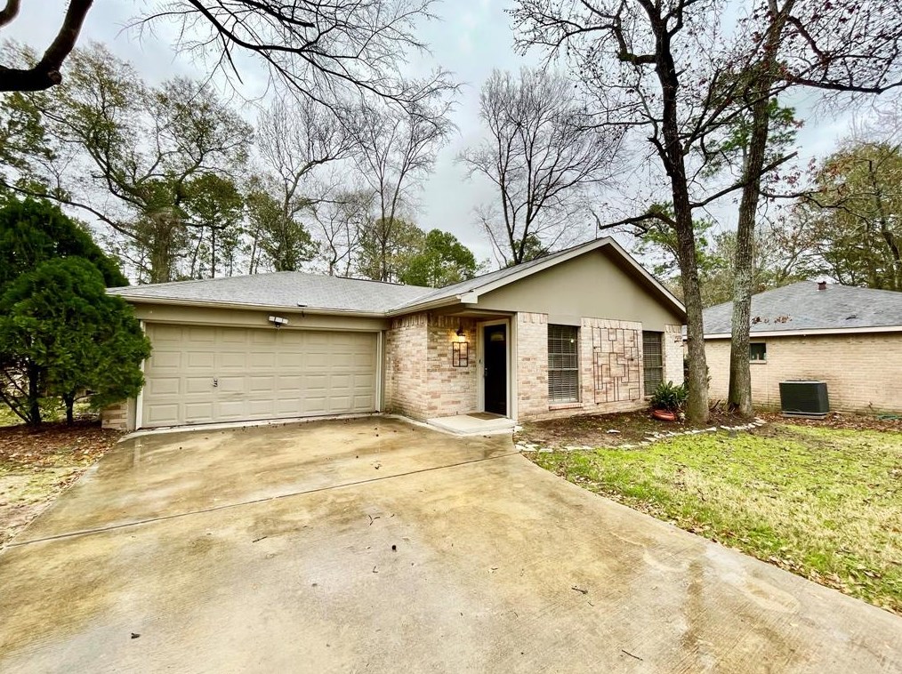 32 E Bigelow Oak Ct, Spring, TX 77381