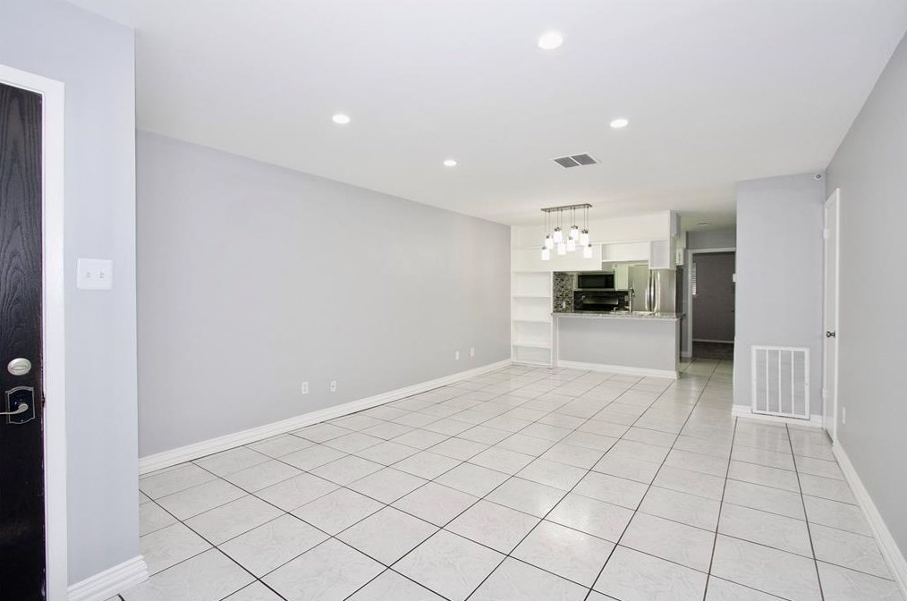 32 Bigelow Oak Ct, Spring TX  77381-3700 exterior