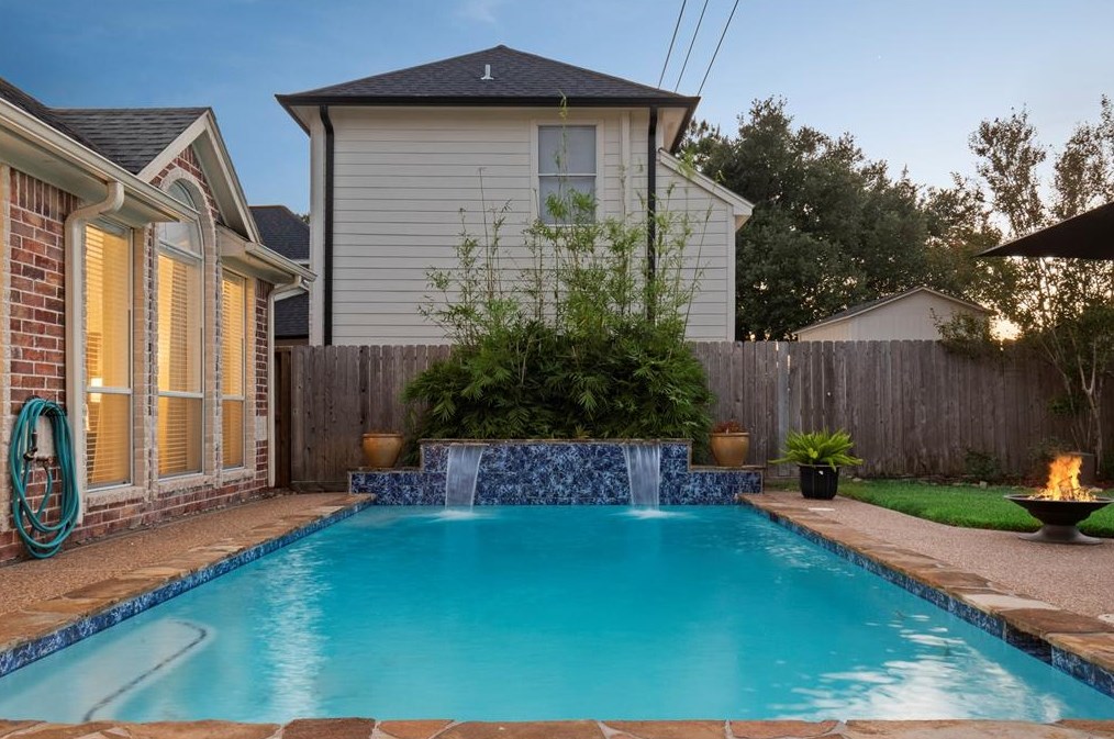 14926 Inverrary Dr, Houston TX  77095-2805 exterior
