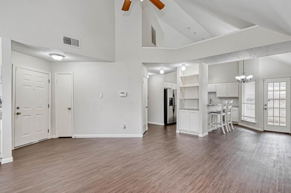 6619 Pleasant Stream Dr, Katy TX  77449-4232 exterior