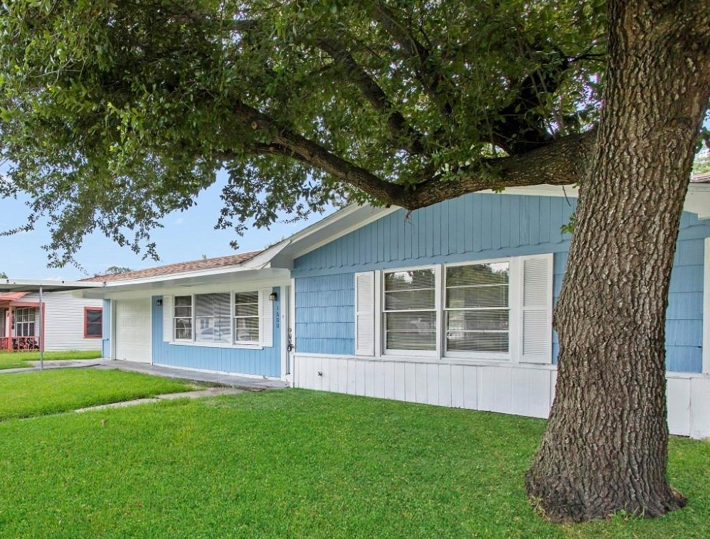 1600 Mississippi St, Baytown, TX 77520