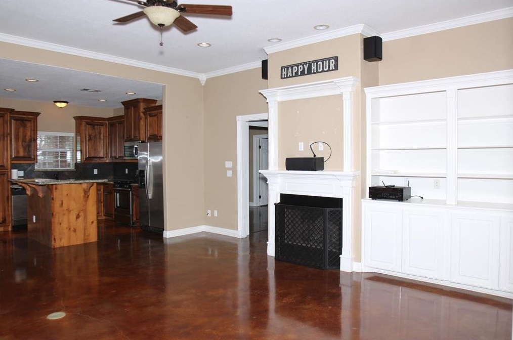 4 Texian Trl, Angleton TX  77515-3700 exterior