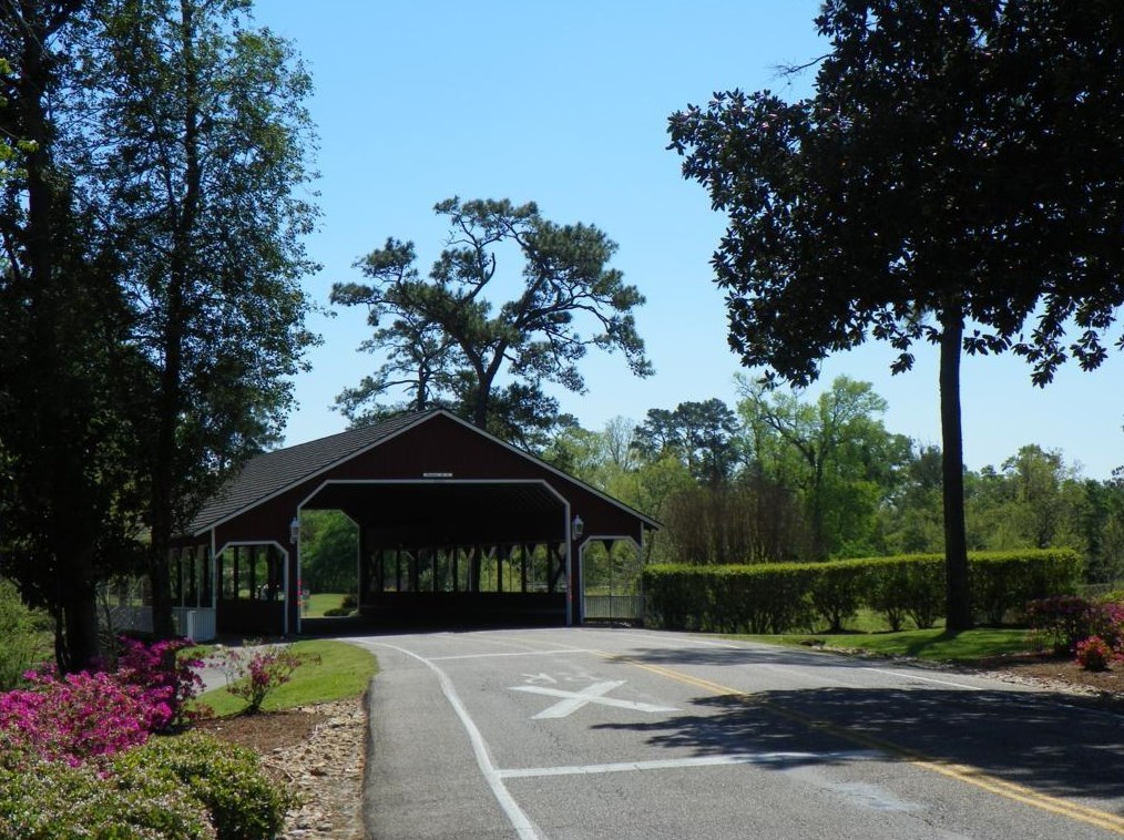 612 Arkansas Park, Conroe TX  77302-1037 exterior