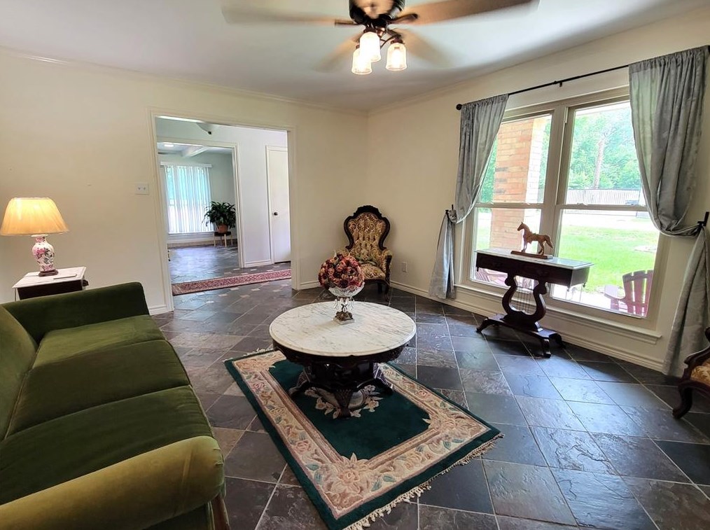 612 Arkansas Park, Conroe TX  77302-1037 exterior