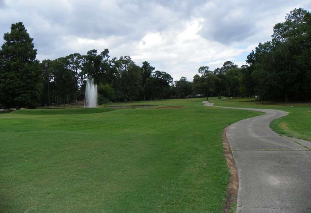612 Arkansas Park, Conroe TX  77302-1037 exterior