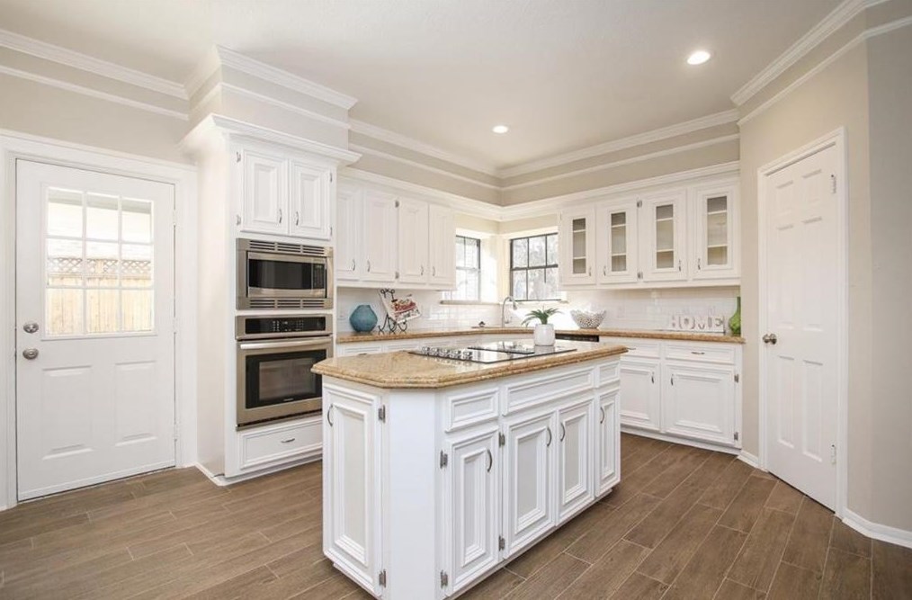 6111 Hampton Way Ct, Spring TX 77389-4903 exterior