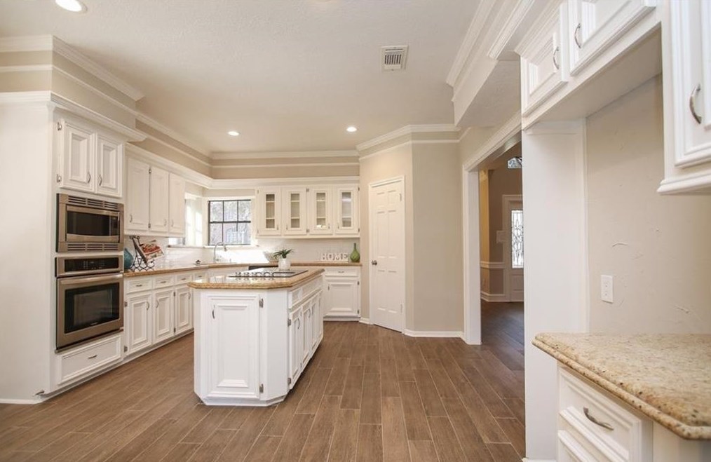 6111 Hampton Way Ct, Spring TX 77389-4903 exterior