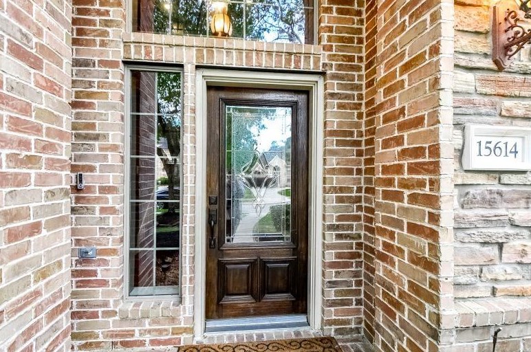 15614 Stone Gables Ln, Houston TX  77044-5367 exterior