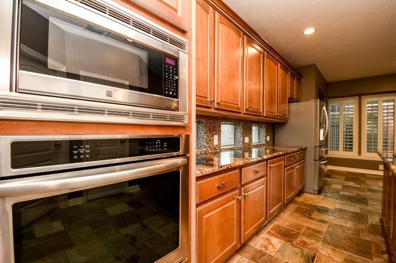 15614 Stone Gables Ln, Houston TX  77044-5367 exterior
