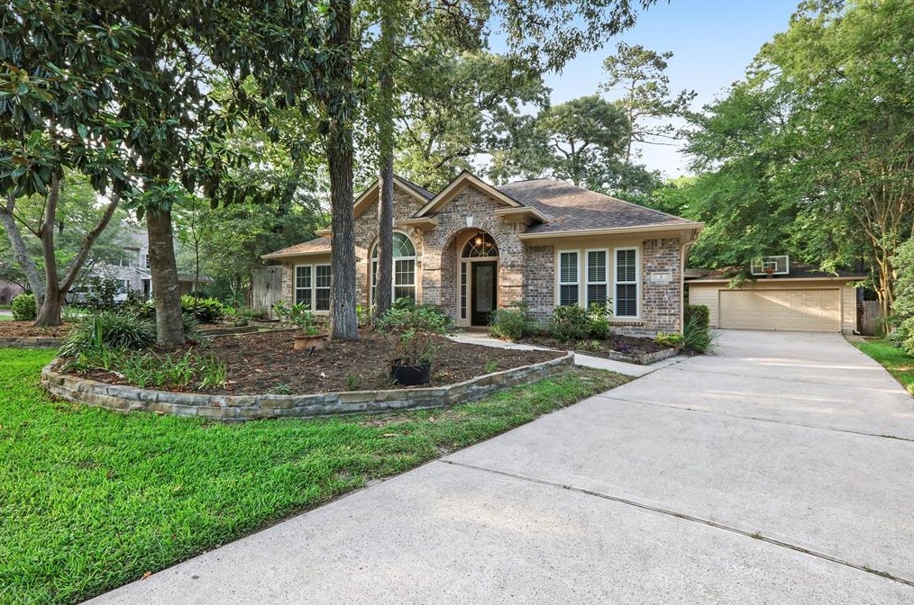 3 Sun Shower Ct, Spring, TX 77381-4732