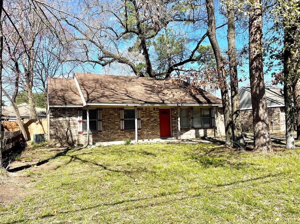 707 Hogans Aly, Humble, TX 77339