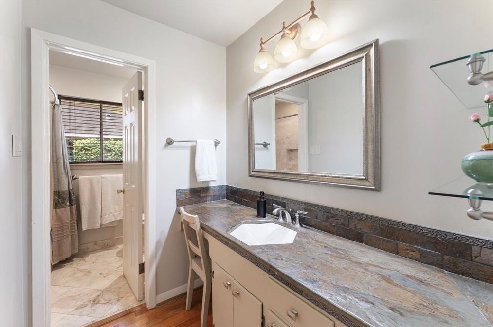 5458 Jackwood, Houston TX  77096-1108 exterior