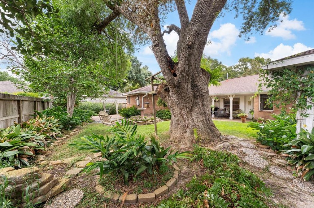 5458 Jackwood, Houston TX  77096-1108 exterior