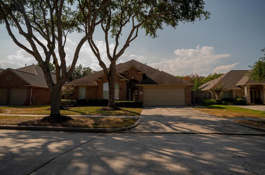 2354 Windy Cove Ct, League City, TX 77573