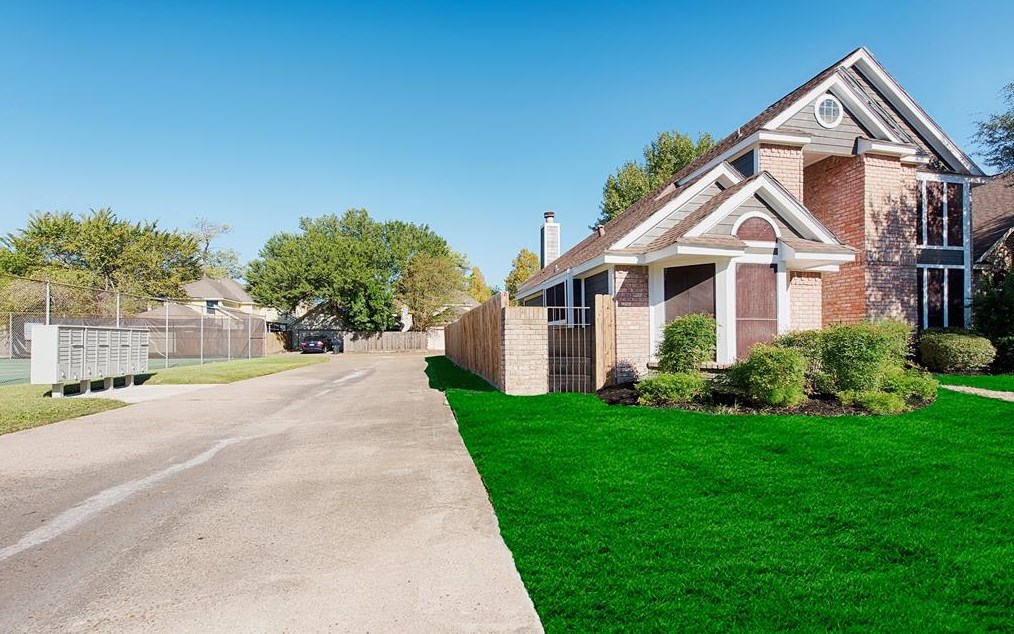 4726 Cashel Castle Dr, Houston, TX 77069-3533