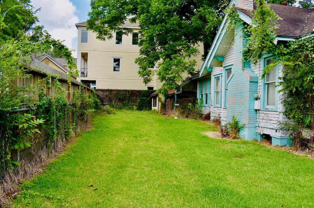 2721 Morrison St, Houston TX  77009-7613 exterior