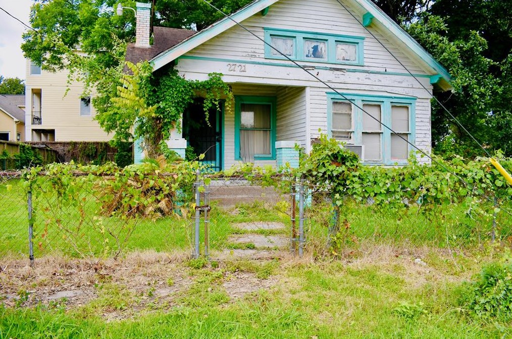 2721 Morrison St, Houston, TX 77009-7613