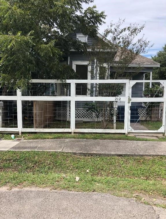 212 Nagle St, Houston, TX 77003-2340