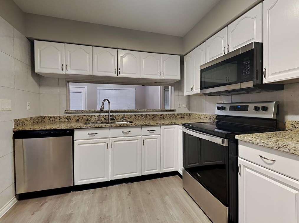 4607 Rivertree Ln, Spring TX  77388-4330 exterior