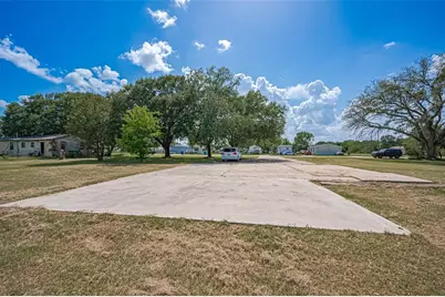 210 5th Street, Hempstead, TX 77445 - Photo 8