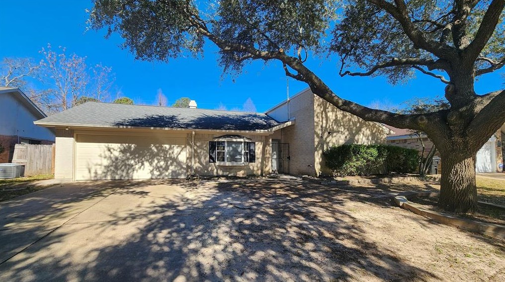 6526 Rolling Mill Dr, Houston, TX 77088