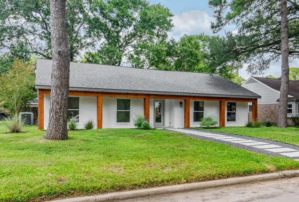 11306 Pecan Creek Dr, Houston, TX 77043-4614