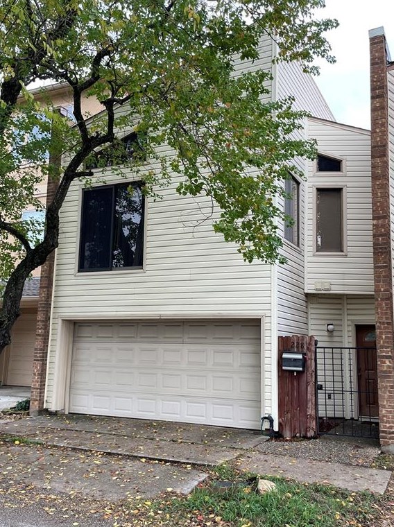 228 Snover St, Houston, TX 77007