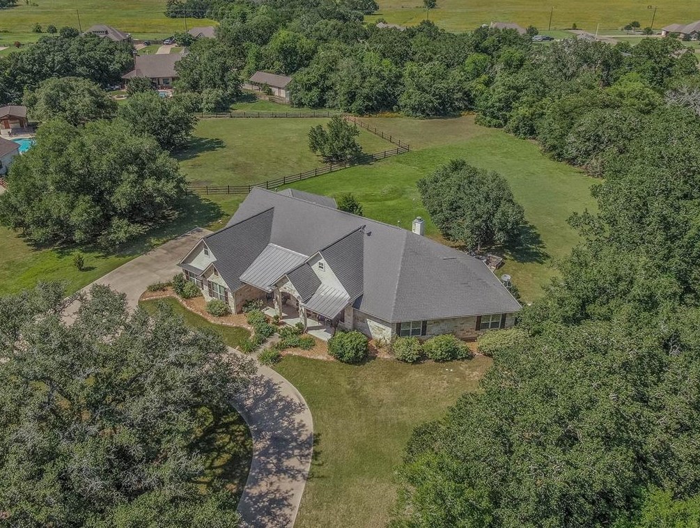 17463 Saddle Creek Dr, College Station, TX 77845-5518