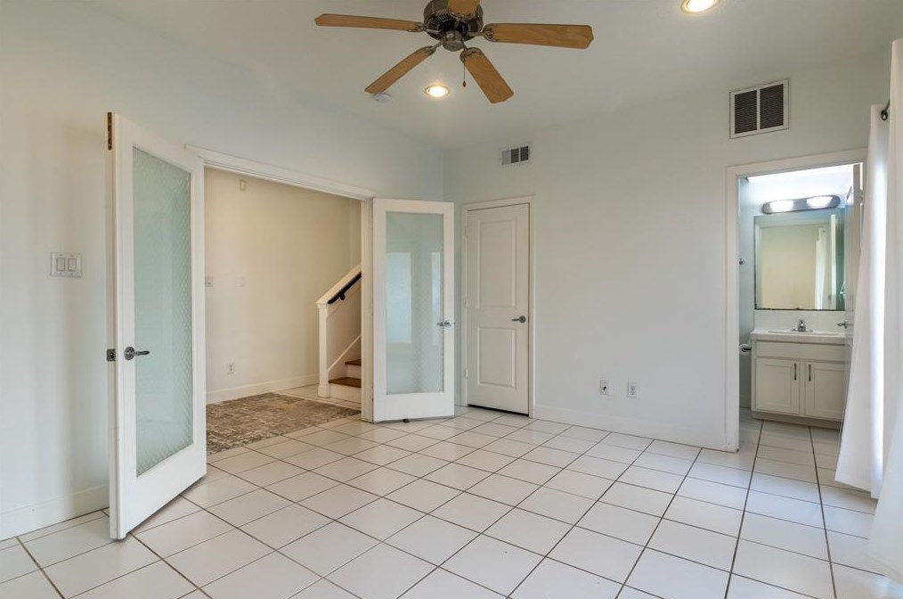 727 Reinerman St, Houston, TX 77007