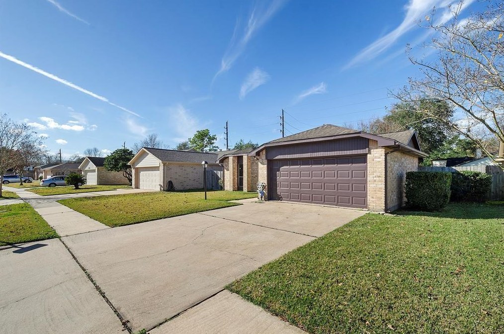 2602 Chimneystone Cir, Sugar Land, TX 77479