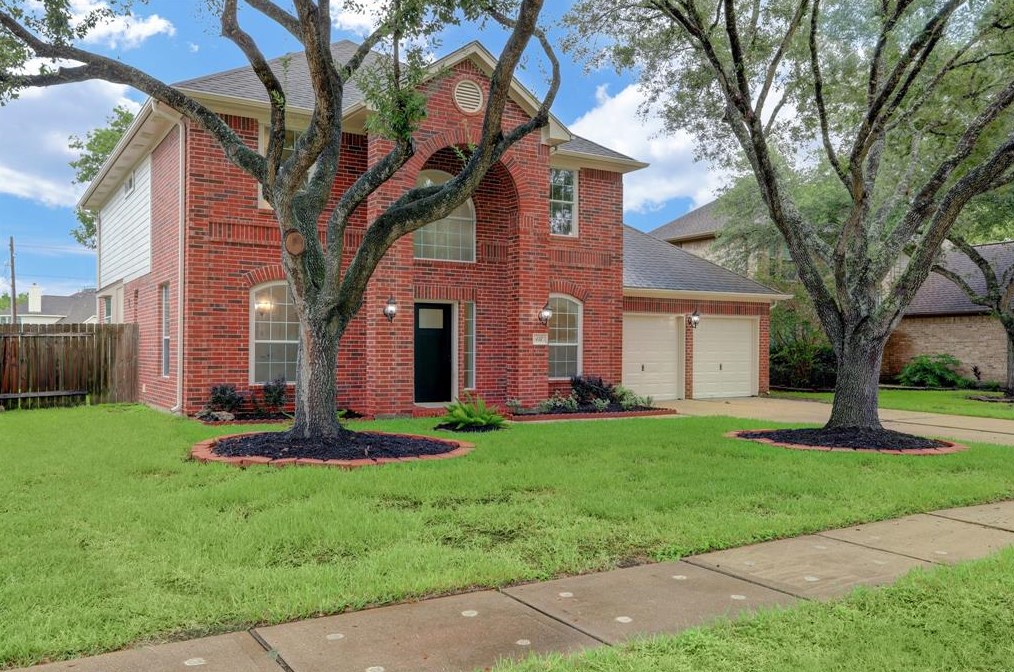 137 Greenridge Cir, League City, TX 77573